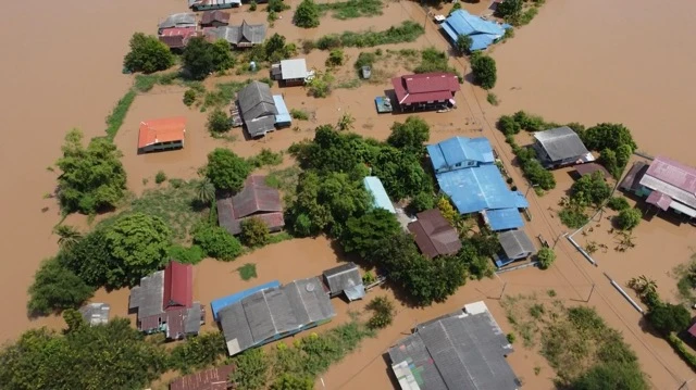 泰国大城府洪灾波及11县！逾4.6万民居受灾！致8人死亡！